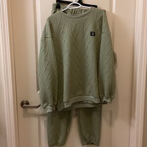 Green Quilted Sweatshirt and Pants Set